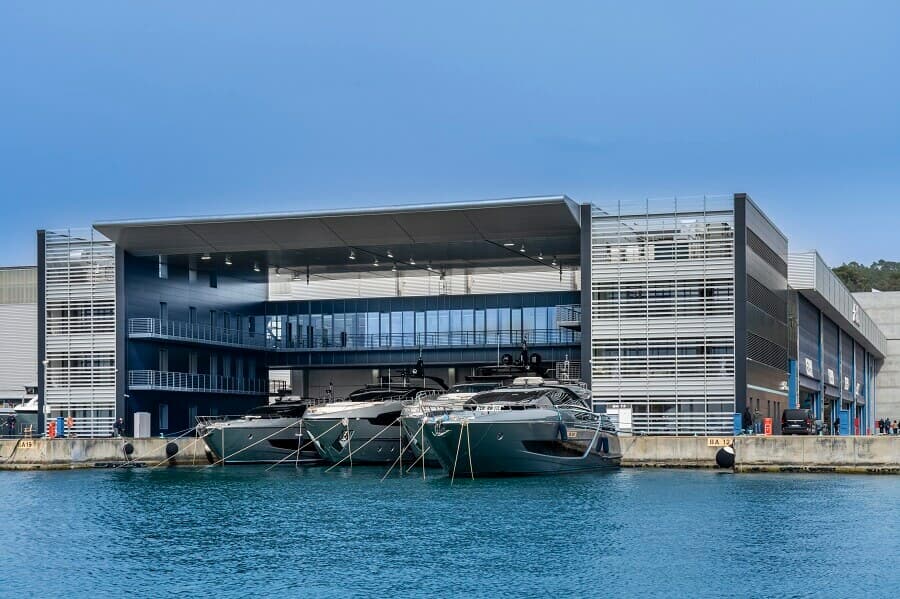 Les installations de Riva s'étendent à La Spezia.