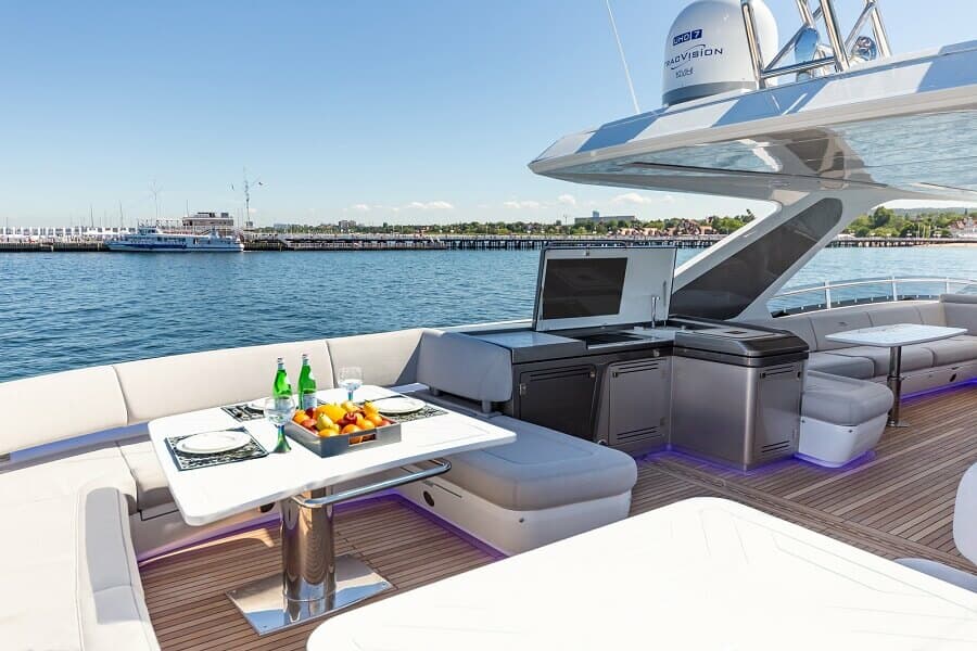 Galeon 800 Fly