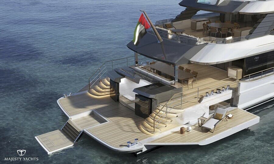 Majesty 160 beach club