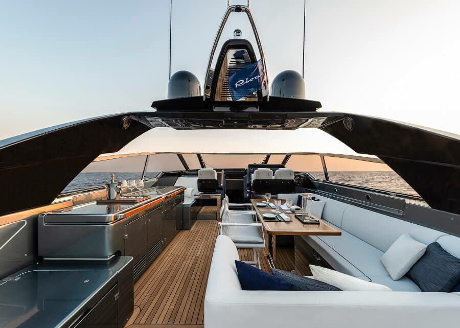 76' Bahams Super lounge