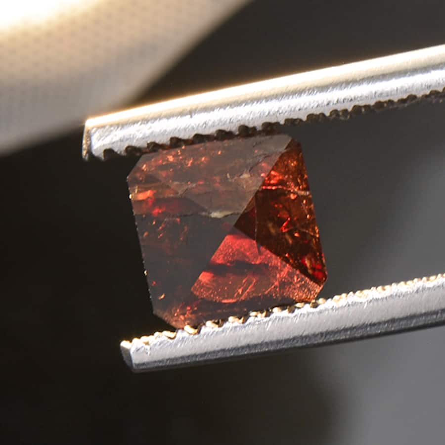 Painite, pierre précieuse