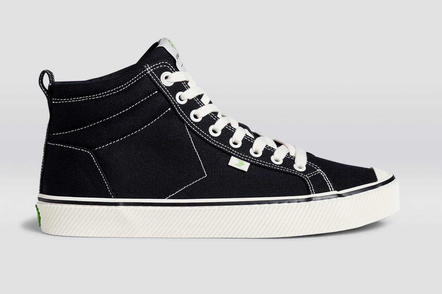 Cariuma OCA High en toile noire à rayures contrastées